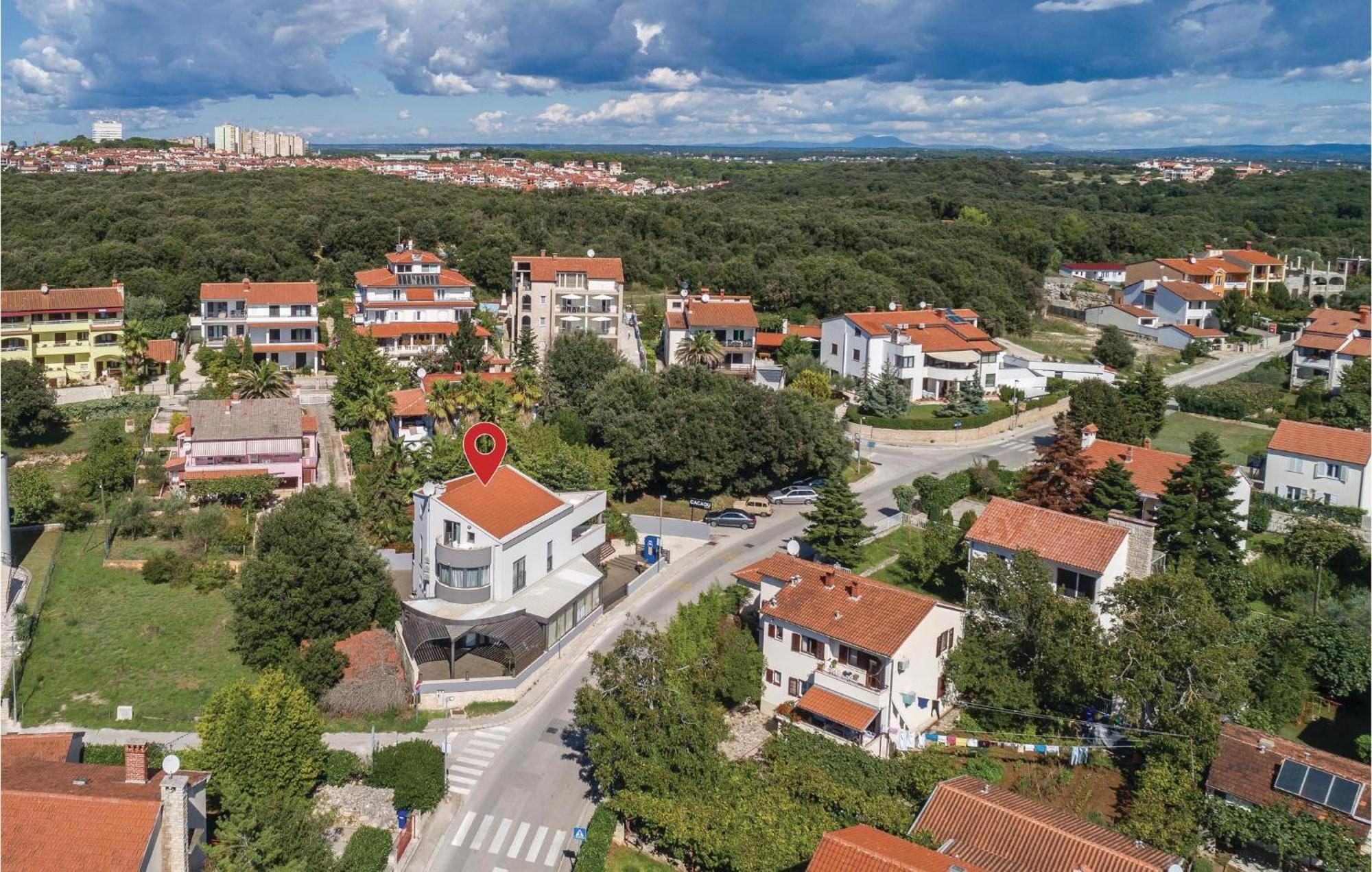 Stunning Apartment In Pjescana Uvala With Wifi Exterior photo
